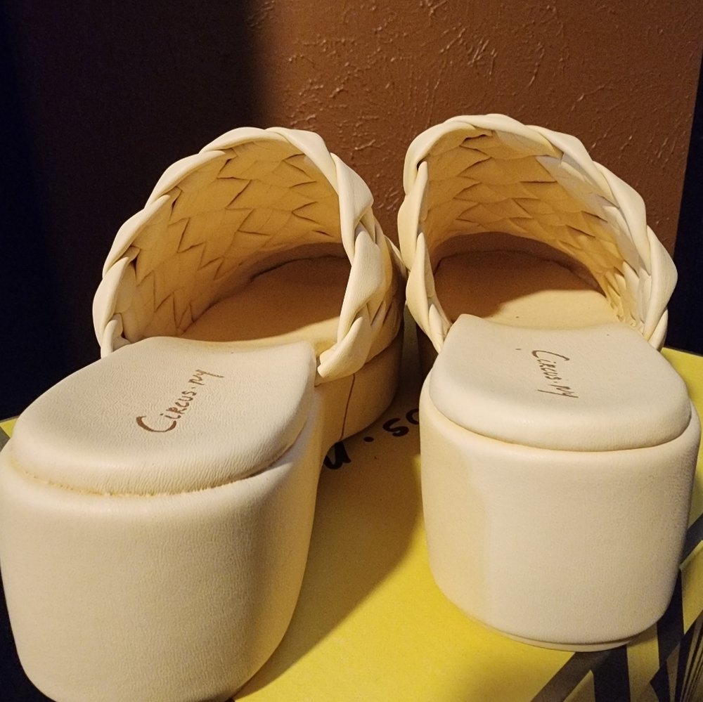 Circus by Sam Edelman Clog